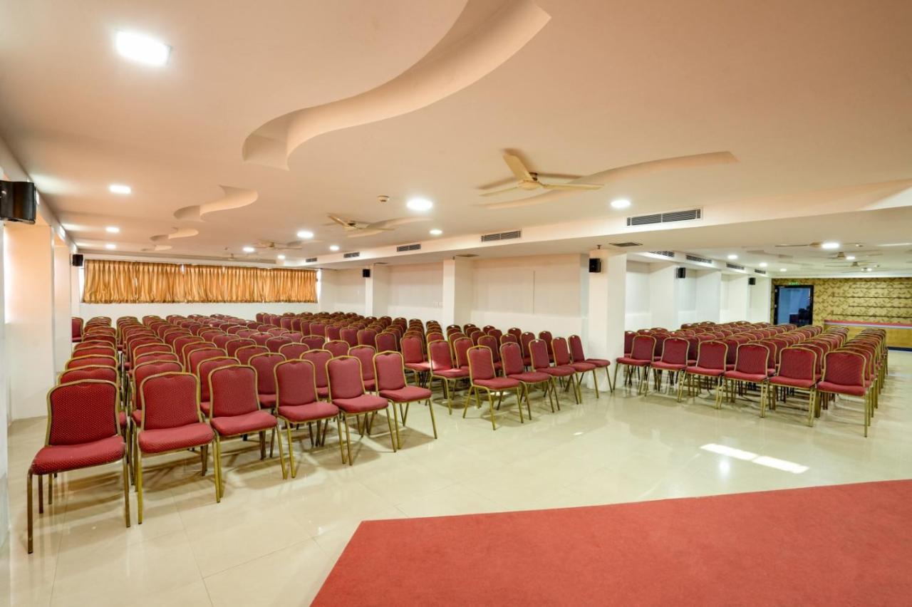 Empire Residency Hotell Tiruvalla Eksteriør bilde