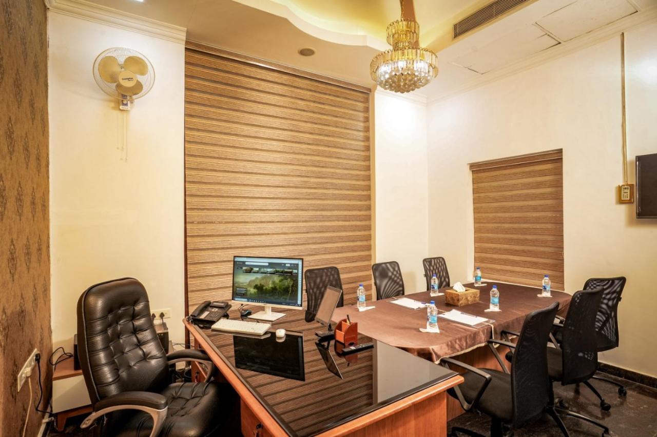 Empire Residency Hotell Tiruvalla Eksteriør bilde